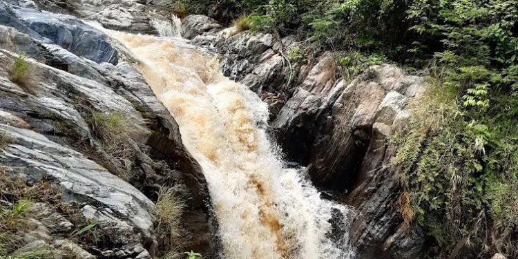 La Hidroeléctrica Pasabién se localiza en Río Hondo, Zacapa.