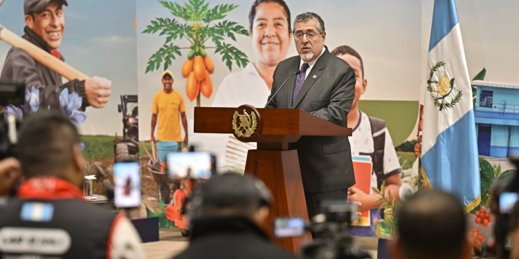 El presidente Arévalo se refirió a la elección de magistrados del TSE. Foto: Álvaro Interiano