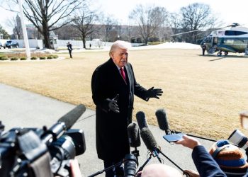 El presidente estadounidense reconoce oficialmente al actual gobierno de Venezuela y anuncia posible viaje a ese país.