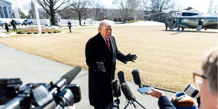 El presidente estadounidense reconoce oficialmente al actual gobierno de Venezuela y anuncia posible viaje a ese país.