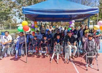 Entregan sillas de ruedas, andadores y muletas a pacientes con hemofilia. / Foto: MCD.