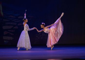 Ballet Christa Mertins ofrece temporada escolar con La Cenicienta./Foto: MCD.