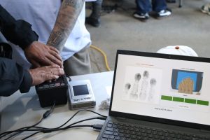 Toma de datos biométricos de reos de Pavoncito, en Fraijanes. / Foto: PNC.