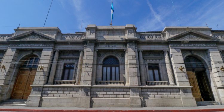 El Congreso de la República tiene a su cargo la elección definitiva de los magistrados del Tribunal Supremo Electoral (TSE). / Foto: Congreso de la República.