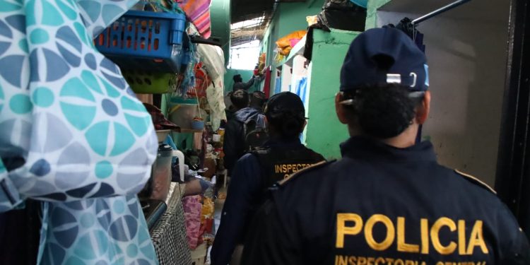 PNC y SP efectúa requisa en centros carcelarios. / Foto: PNC