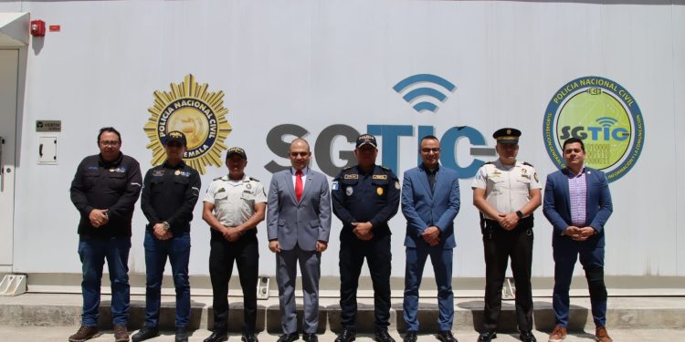 Otro de los proyectos destacados es la Red de Conectividad Institucional, que permitirá la interconexión de 700 sedes policiales a nivel nacional. / Foto: PNC