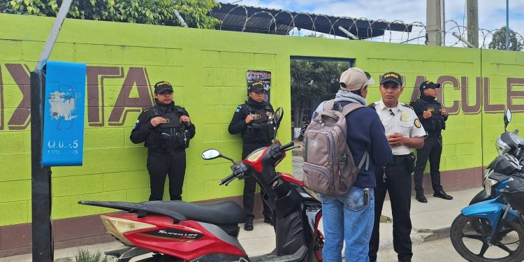 PNC refuerza seguridad en centros educativos de Huehuetenango
