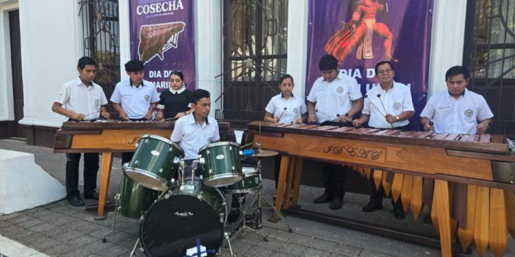 Retalhuleu conmemora el Día de Tecún Umán y el Día Nacional de la Marimba con acto cívico y homenaje cultural