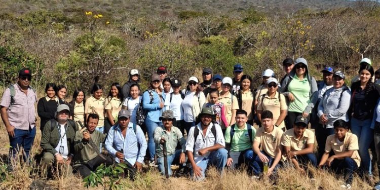 Jutiapa reafirma compromiso ambiental con histórica caminata en el Cerro Las Víboras, Atescatempa