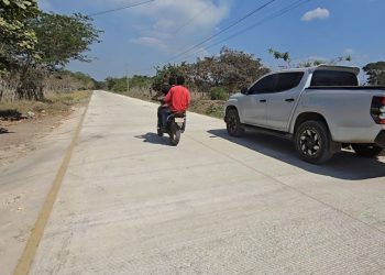 Mejoramiento de camino rural fortalece la conectividad en Parcelamiento El Rosario, Champerico