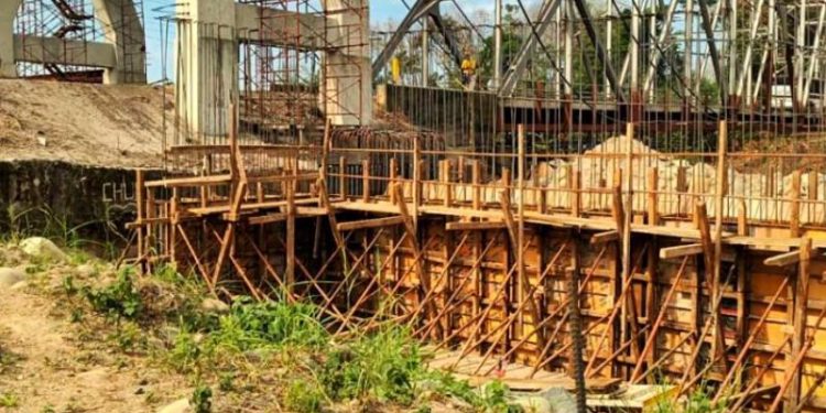 Caminos avanza con la construcción del puente paralelo Nahualate./Foto: CIV.