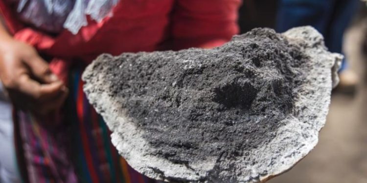 Ministerio de Cultura fortalece acciones para salvaguardar la sal negra en Sacapulas. (Foto: MCD)