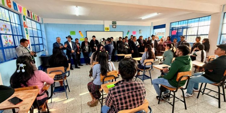 Inauguran Instituto Nacional de Educación Diversificado en la aldea Barraneché, Totonicapán