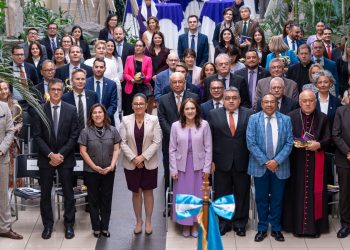 Cancillería presenta muestra cultural de la Semana Santa guatemalteca al Cuerpo Diplomático