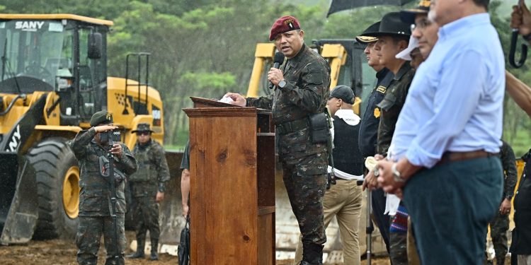 Saenz destaca coordinación entre Defensa y Mingob para nueva cárcel de máxima seguridad en Izabal