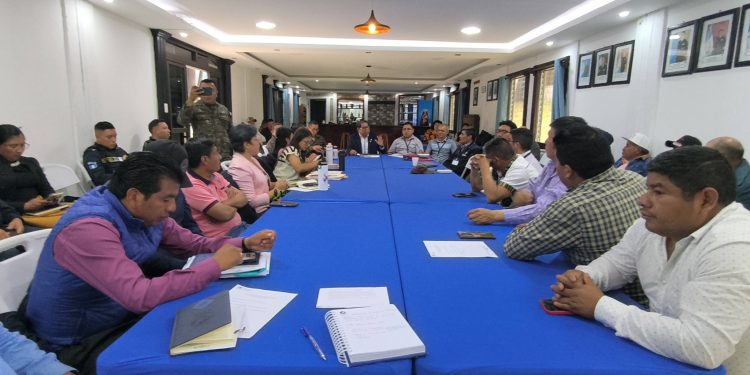 Presentan iniciativa intersectorial Mano a Mano a las autoridades de Tajumulco e Ixchiguán