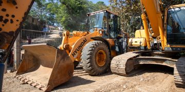 Arrancan trabajos de mantenimiento vial en Santa María Cahabón, Alta Verapaz