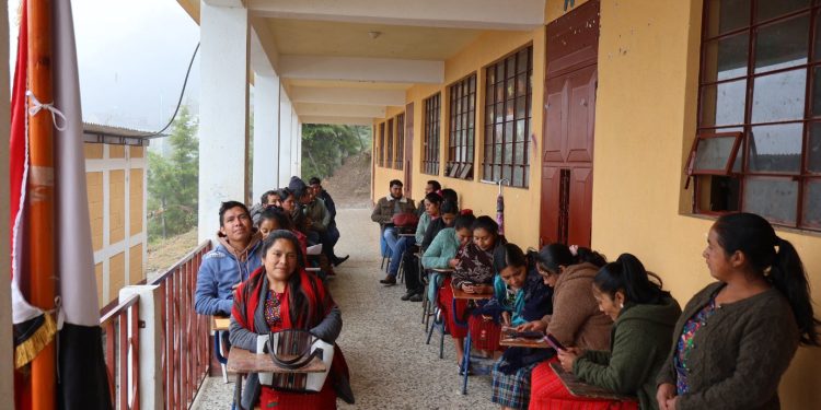 Comunidad Lingüística Chuj promueve el fortalecimiento del idioma con talleres de morfología y sintaxis. (Foto: ALMG)