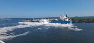 La Autoridad Marítima Nacional respondió a la emergencia en una terminal especializada de puerto Quetzal. / Foto: Mindef.