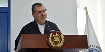 El presidente Bernardo Arévalo dijo en Huehuetenango que se está poniendo atención a la gente. /Foto: Álvaro Interiano