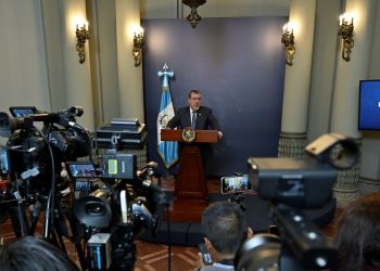 El presidente Bernardo Arévalo destaca importancia del monitoreo constante para evitar la especulación en los precios de los combustibles.