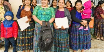 Familias de Cobán reciben Bono Social para mejorar su calidad de vida. (Foto: Mides)