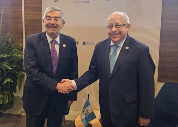 Cancilleres de Guatemala (derecha) y México (izquierda). / Foto: Minex.