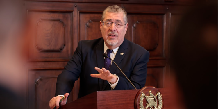 Presidente Bernardo Arévalo en la ronda. / Foto: Noé Pérez