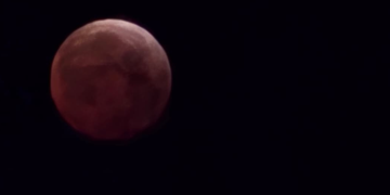 Eclipse lunar total o luna de sangre será visible en Guatemala./Foto: Josué Acevedo.