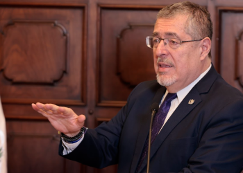 Presidente se refiere a construcción de cárcel de Izabal en la Ronda. / Foto: Noé Pérez.