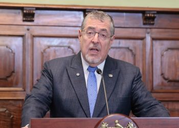 Presidente hace llamado a votar de forma responsable y digna en la elección de magistrados a la CC