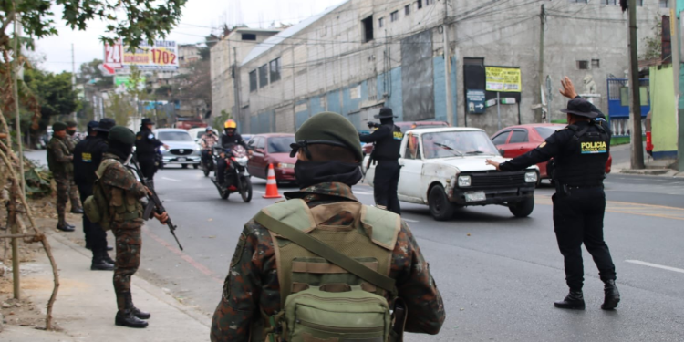Operativos en zona 18 entre PNC y Ejército. / Foto: PNC.
