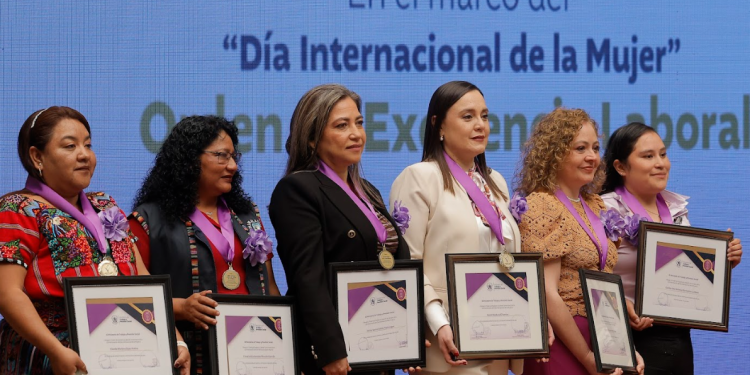 Orden de Excelencia Laboral./Foto: Analí Camey.