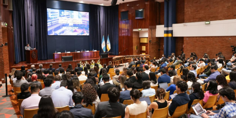 Minfin promueve ética y transparencia en la formación de futuros profesionales