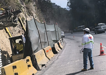 Trabajan en reforzamiento de taludes en la cuesta Villalobos./Foto: CIV.