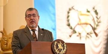 Presidente destaca compromiso de miles de mujeres con el pueblo guatemalteco. Foto: Alvaro Interiano.