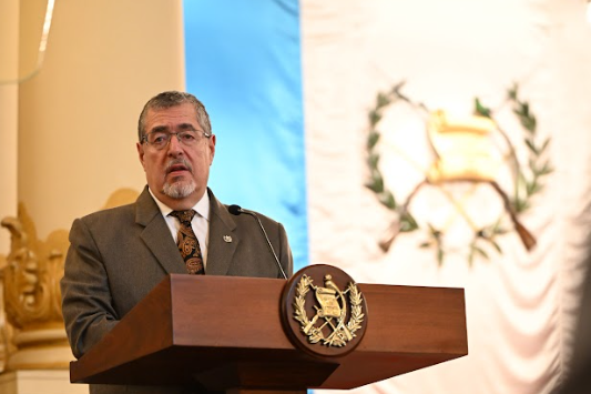 Presidente destaca compromiso de miles de mujeres con el pueblo guatemalteco. Foto: Alvaro Interiano.