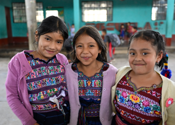 Ministra de Educación comparte que la matrícula estudiantil sigue avanzando. (Foto: Álvaro Interiano)