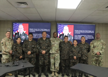 Delegación del Ejército de Guatemala intercambia experiencias con la Guardia Nacional de Arkansas. / Foto: Ejército