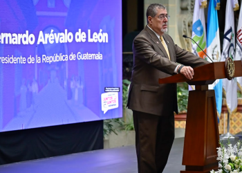 Presidente Bernardo Arévalo en lanzamiento de campaña Juntos Salimos, Juntos Volvemos. / Foto;: Alvaro Interiano