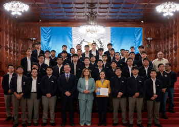 Vicepresidenta destaca aporte de la robótica en la rehabilitación y el desarrollo científico del país. (Foto: Dickens Zamora)