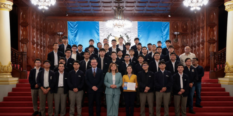 Vicepresidenta destaca aporte de la robótica en la rehabilitación y el desarrollo científico del país. (Foto: Dickens Zamora)