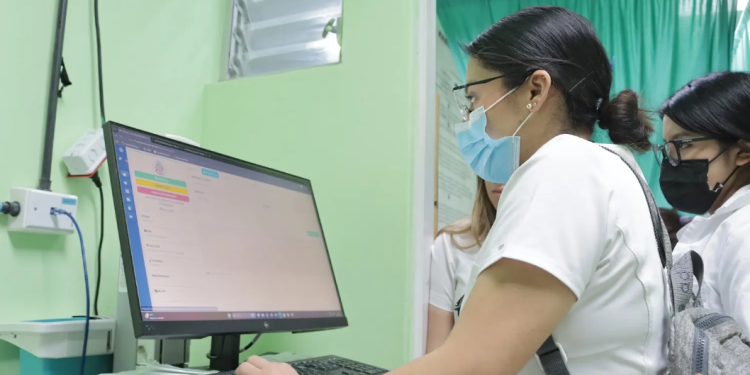 Hospital de Totonicapán moderniza atención en emergencia con sistema digital. (Foto: MSPAS)