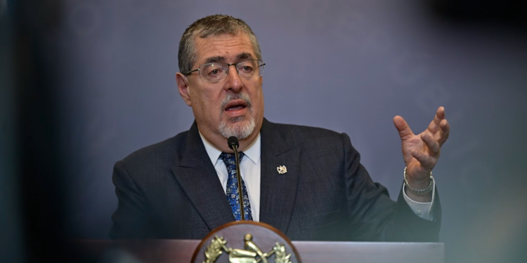 Gobierno mantiene vigilancia permanente ante la crisis internacional del petróleo