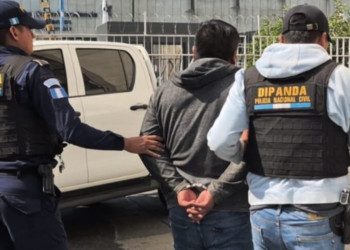 De acuerdo con las autoridades, muchos de los capturados estarían vinculados a grupos criminales como la mara "Salvatrucha", el "Barrio 18" e imitadores. / Foto: PNC.