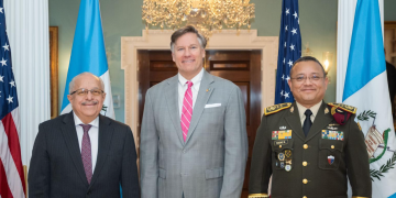 Canciller guatemalteco se reunió con el vicesecretario de Estado de EE. UU.
