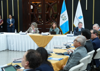 Gabeco da seguimiento al alza de precios de los combustibles. (Foto: Vicepresidencia)