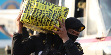 traslado de Cocaína a bodegas de la SGAIA. / Foto: Mingob