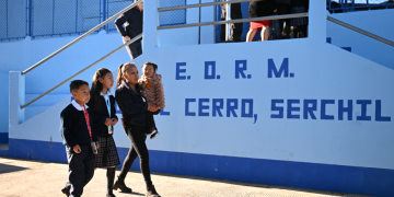 Mineduc transfiere 300 millones a OPF para remozar más de 4 mil escuelas públicas. (Foto: archivo)