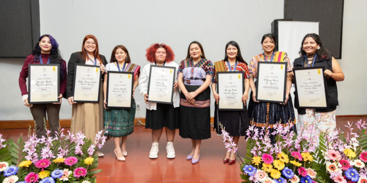 Conjuve galardona a mujeres destacadas por el Día Internacional de la Mujer
